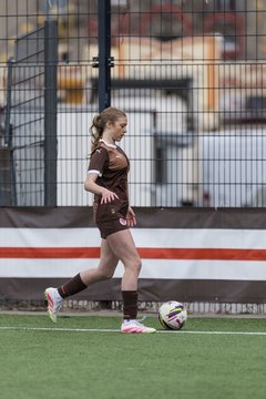 Bild 369 - wBJ FC St. Pauli - Walddoerfer SV : Ergebnis: 3:4